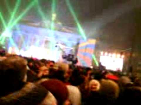Berlin Silvester 2010: Loona "Bailando" live am Brandenburger Tor