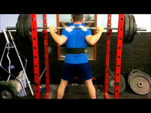 Squat 135kg 5x5 Set 3 May 2012