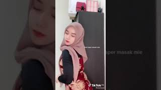 Download lagu TikTok Goyang Hijab Daster Hot mp3