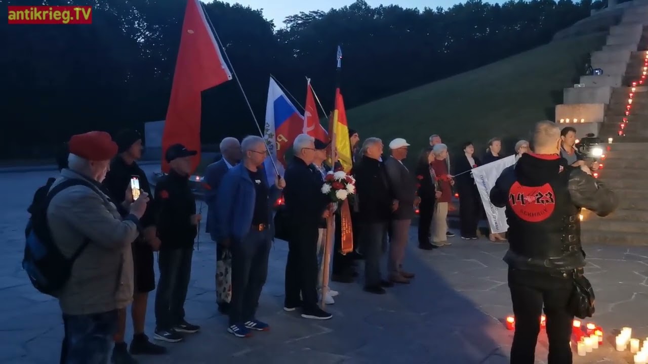 22. Juni: Überfall der faschistischen Wehrmacht auf die UdSSR,  Sowjetisches Mahnmal Treptower Park