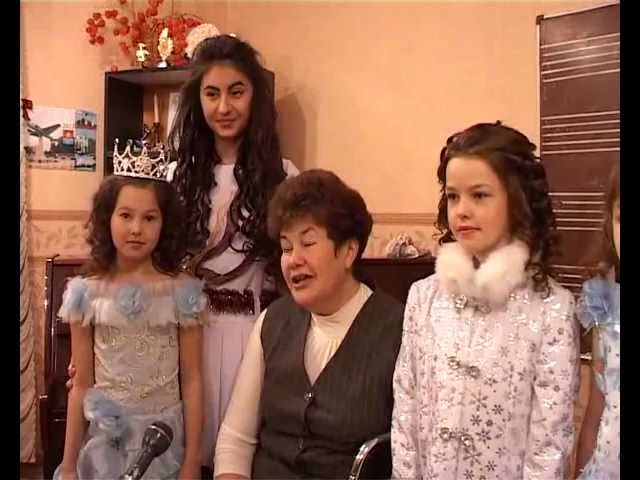 Сценарий язучы, режиссёр, шагыйрә һәм.... Кыш бабай.  
