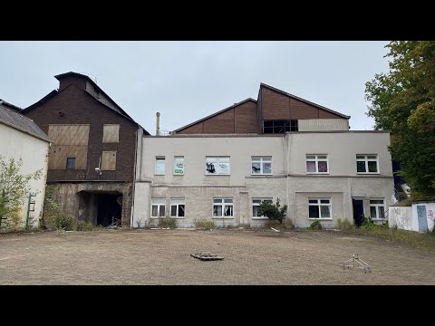 Die Verlassene Gießerei An der Straße