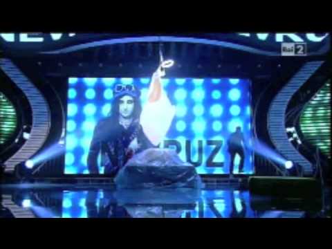 X FACTOR 4- NEVRUZ canta "Noi ragazzi di oggi"