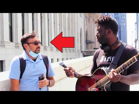 Viral video: Indian man sings Kishore Kumar