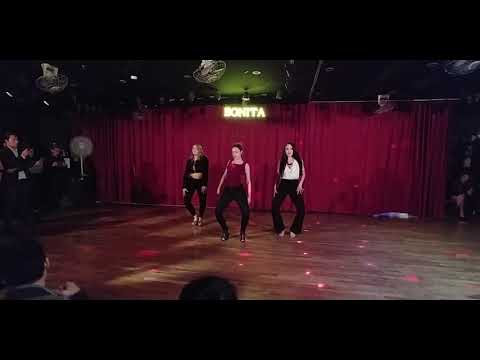 Erika reggeton team in 홍대 보니따(Salsa club Bonita)