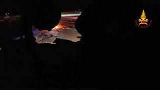 pullman-a-fuoco-in-a16-pellegrini-salvi-per-miracolo