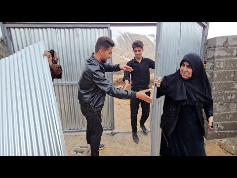 Mahdi's Presence and His Strange words: I Don't Know That Tall Man (Gholamali)!!