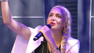 NEW WINE  ESPIRITU SANTO VEN, SE ESTAN ROMPIENDO LOS CIELOS.