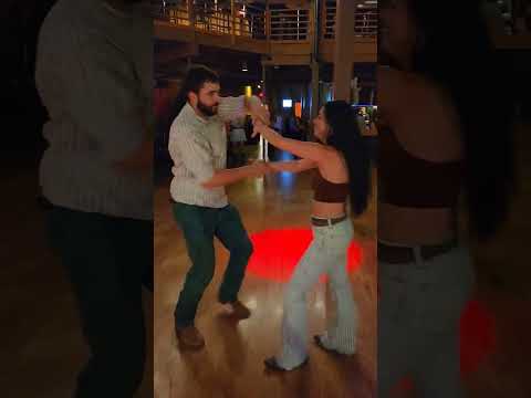 country swing and line dancing lessons and fun with countrykickup.com
