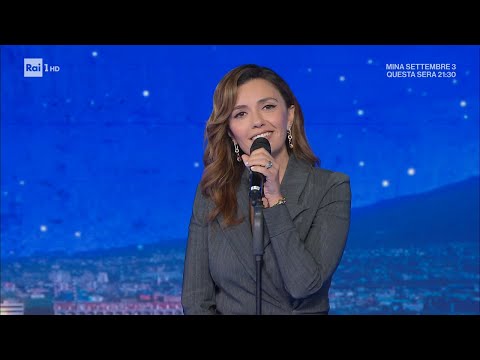 Serena Rossi canta "Reginella" - Domenica In 12/01/2025