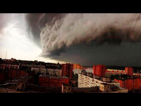 Мощный ураган надвигается на Москву. Южный циклон «Гори» несет проливные дожди и сильный ветер