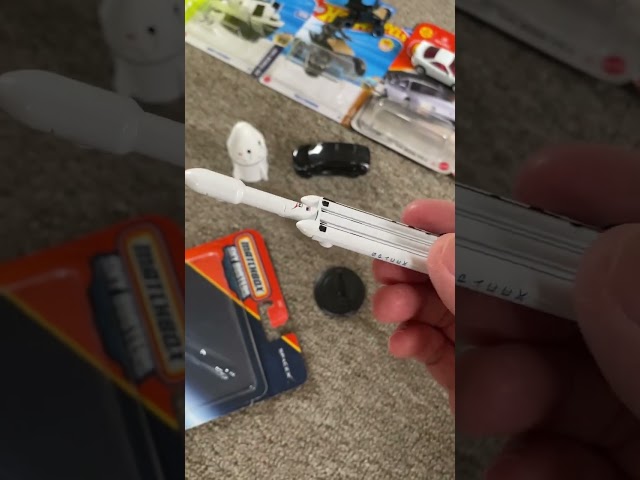Vídeo relacionado con Matchbox Sky Busters Spacex, Incluye tapete de Juego