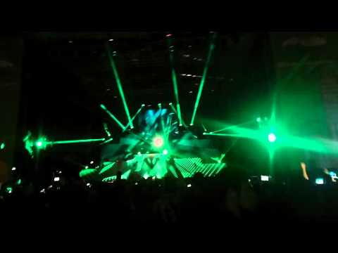 I Need Your Love - Calvin Harris @Corona Capital 2015