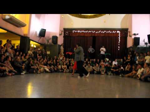  Juana Sepulveda  and  Mariano Frumboli  are  dancing  to  the  milonga  "  Arrabalero  "