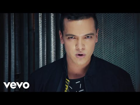 download lagu mp3 mp4 Juega Con El Corazon Indir, download lagu Juega Con El Corazon Indir gratis, unduh video klip Juega Con El Corazon Indir