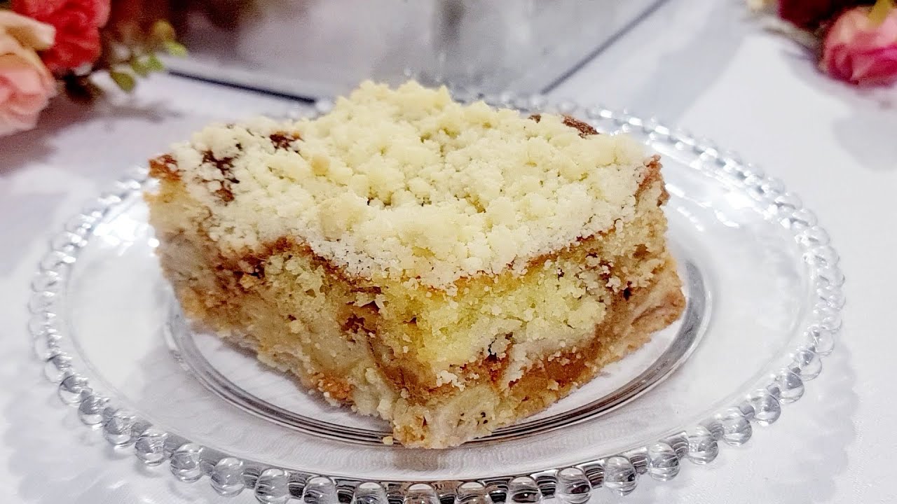 Banana cake with dulce de leche! Quick and delicious recipe..