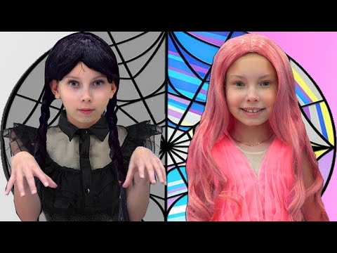 Wednesday Addams & Alice 👧🏻🎩 A Tale Full of Surprises | Kids Smile TV