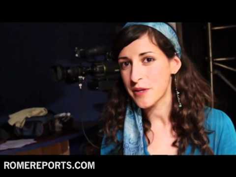 Jóvenes abordan temas católicos polémicos en Youtube