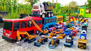 Download lagu WADIDAW !! Mobil Truk Tronton Panjang Bongkar Mainan Mobil Mobilan Truk Molen, Truk Mixer, Excavator mp3