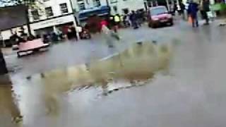 preview picture of video '@sickkid1972 [#Cockermouth #flood 20th November 2009 - W...]'