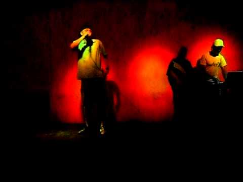 MC DIH ( DUPLA DIH E RICARDINHO ) DJ JOÃO EQ. PLAY SOM AO VIVO NO MICELANYA