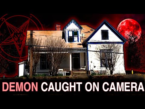 DEMON Caught On Camera @ HAUNTED HILL HOUSE (SCARIEST Place In TEXAS) | REAL Paranormal Activity