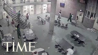 Fight At Cook County Jail In Chicago Leaves 16 Inmates Facing Mob Action Charges | TIME