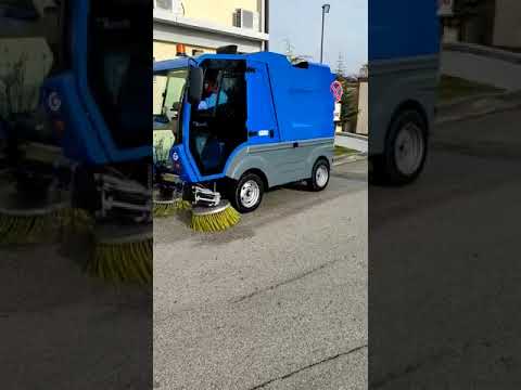 Dizel Yol süpürücü / diesel street sweeper