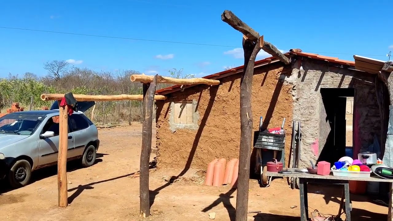 hoje Cidinha fez um baião de dois para o almoço primeiro dia de morada na casinha de taipa