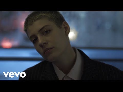 Porridge Radio - Circling (Official Video)