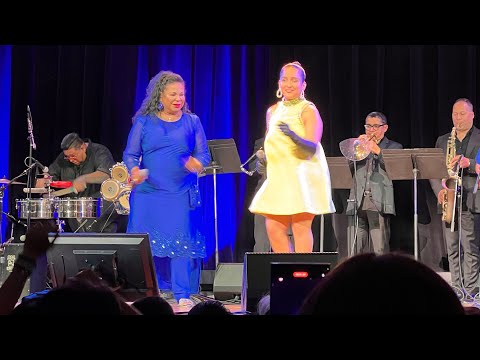 El Triste Eva Ayllón y Daniela Darcourt NYC