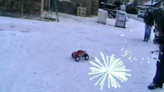 preview picture of video 'Tamiya Tnx 5,2R auf der Recker-dirtline (Schnee)'