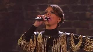 Alicia Keys performs &quot;Try Sleeping with a Broken Heart&quot; at AMAs 2009