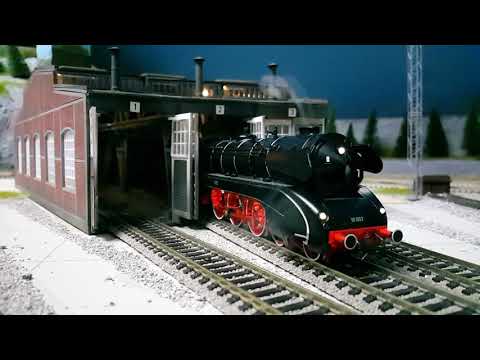 Fleischmann 6476 Engine shed Door opening up