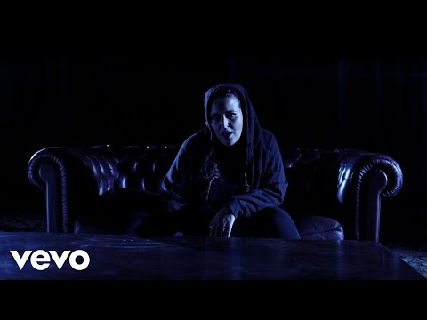 Amia - Ironico (Official Video)