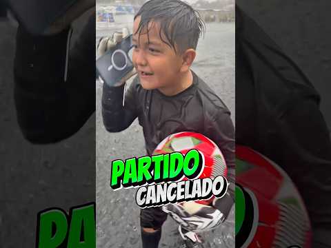 🌧️😂 #viralvideo #partido #partidazo #humor #futbol #humormemes #viralshorts #arqueros