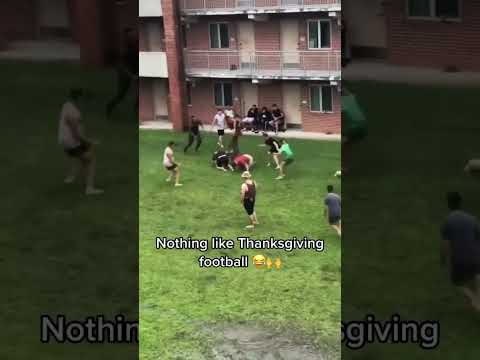🚨🚨🚨Nothing like #ThanksGiving #Football in the hood 😆😂