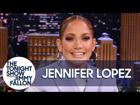 ジェニファー・ロペスがスーパーボウルのハーフタイムショーを予告、そのドレスでGoogleを変更することに反応 (Jennifer Lopez Teases Super Bowl Halftime Show, Reacts to Changing Google with THAT Dress)