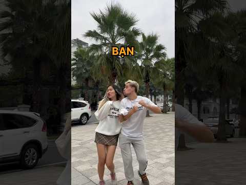 Nên Uống Starbucks Hay Highland Cà Phê ☕️ | Hello Nikki #shorts