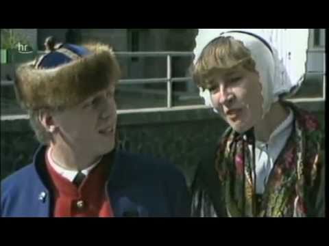 Trachtenland Hessen - Ein Bilderbogen über Folkloretänze, Schneiderkunst und Hessentagspaare