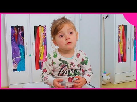 Vlog Tour Closet at Helena