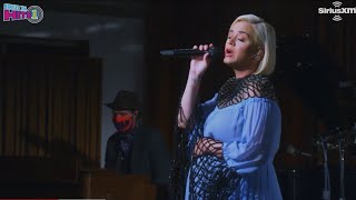 Katy Perry - What Makes a Woman (Live) (HQ)