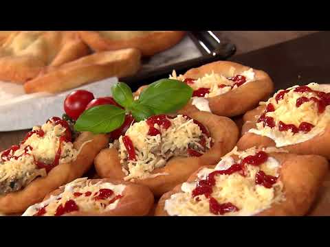 Rączka gotuje: langosze z pieczarkami i sosem czosnkowym, marchewkowe muffinki, ciastka owsiane