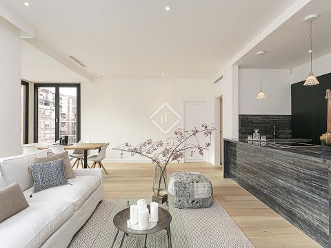 *SOLD* Beautifully renovated 2-bedroom apartment in a privileged location in Barcelona.