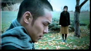 黃小琥 -Lonely Xmas(Lonely Christmas)  (Official Music Video)