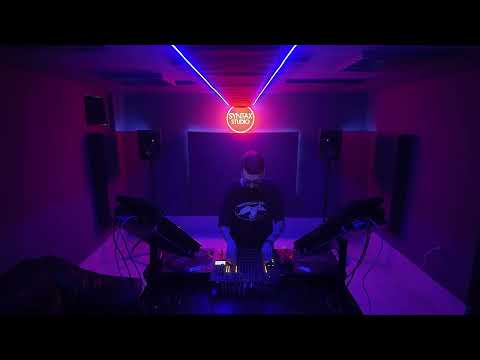 SYNTAX Sessions #008 - T&Tee