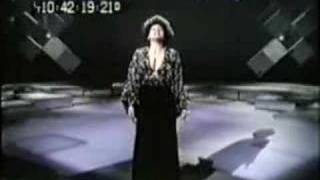 Shirley Bassey-The Partys Over