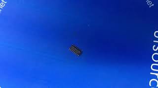 HCF4052