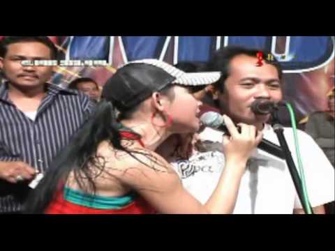 RATNA ANTIKA ACUH TAK ACUH  MONATA