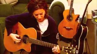ani difranco performs &quot;november 4th 2008&quot;  in her dressing room
